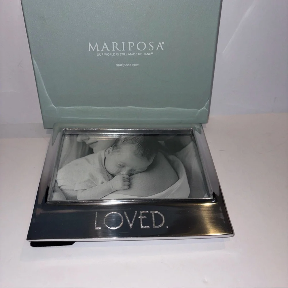 NIB Mariposa LOVED. Signature 4x6 Frame Baby - Picture 6 of 6